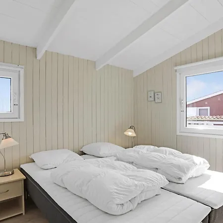 Hus 16