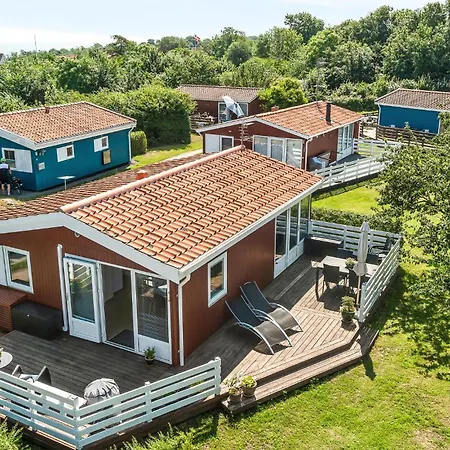 Hus 16 *